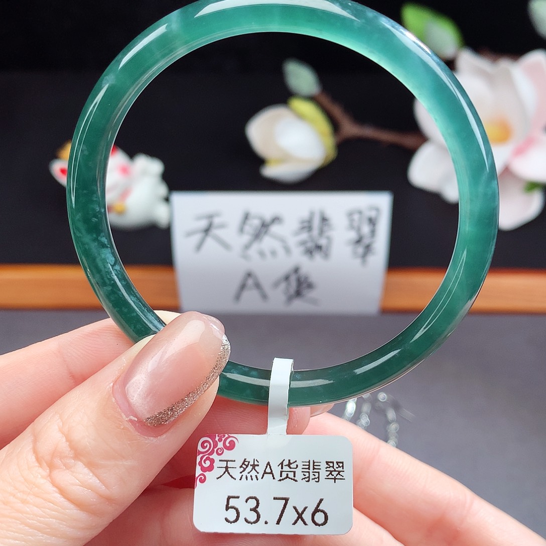 翡翠手镯（圆镯）未镶嵌