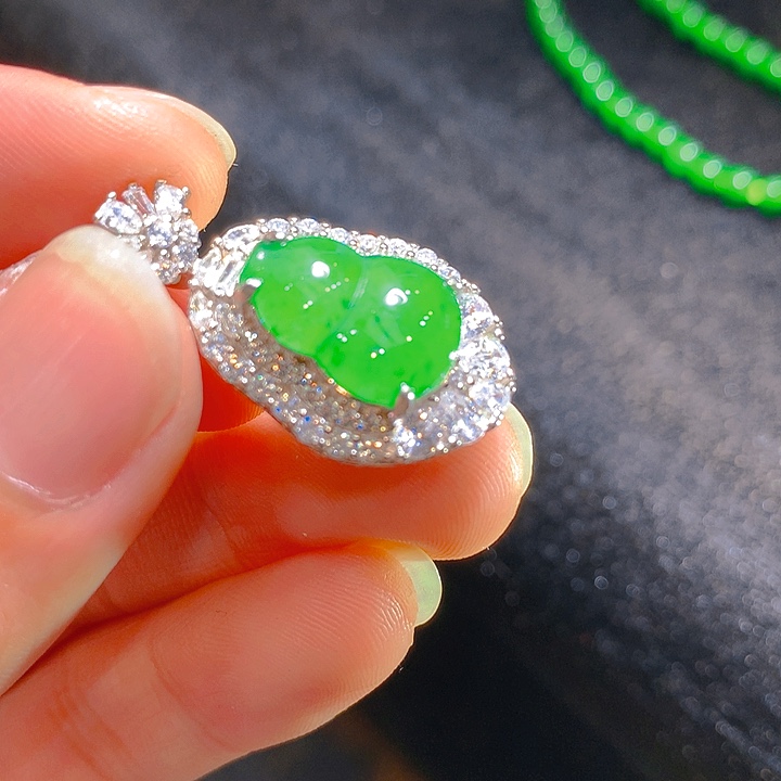 【闪购商品】翡翠颈饰银S925镶嵌翡翠