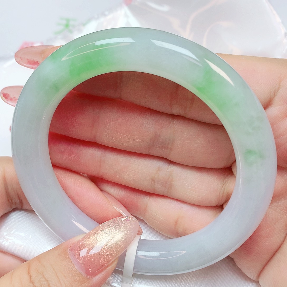 翡翠未镶嵌手镯抖音352