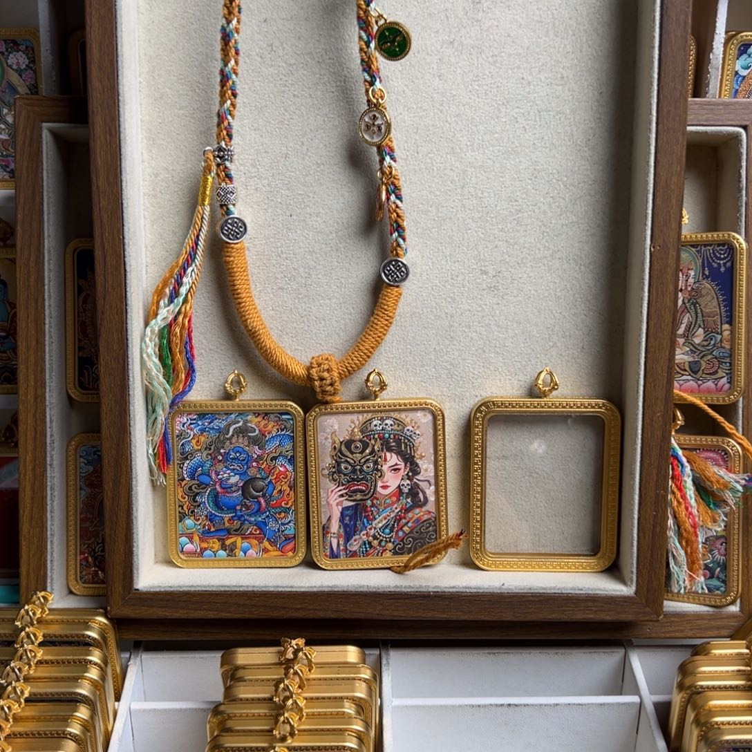 蓝***瑟吊坠双面黑C扎基唐卡