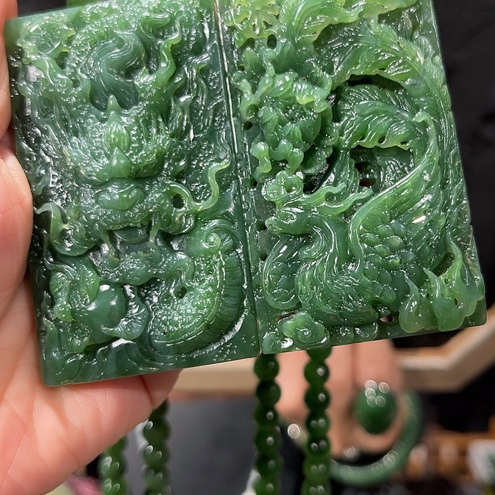 颈饰未镶嵌和田玉兴*