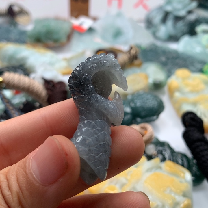 翡翠颈饰未镶嵌保真天然A货翡翠