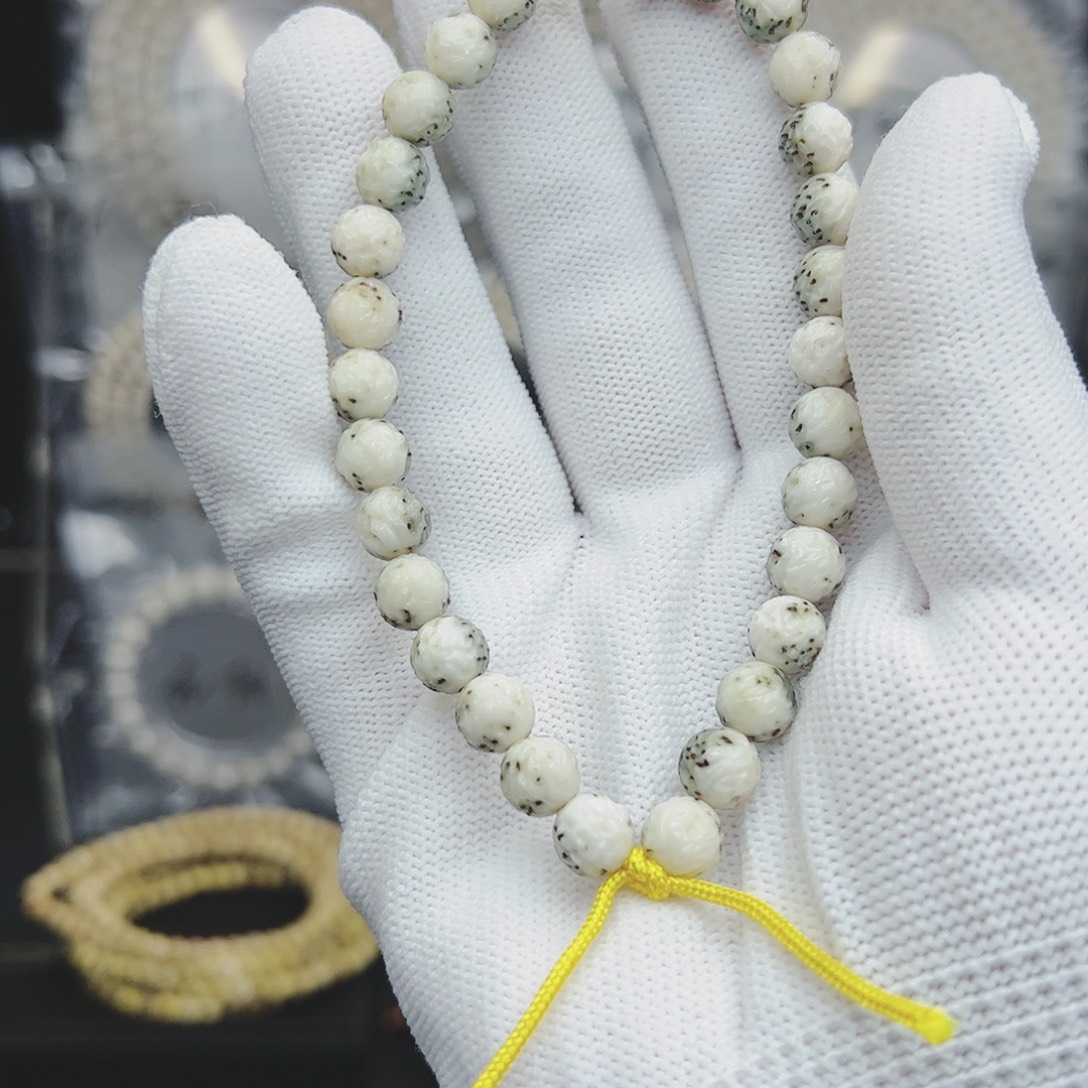 左***声吊坠星月菩提8圆荔枝纹石玉