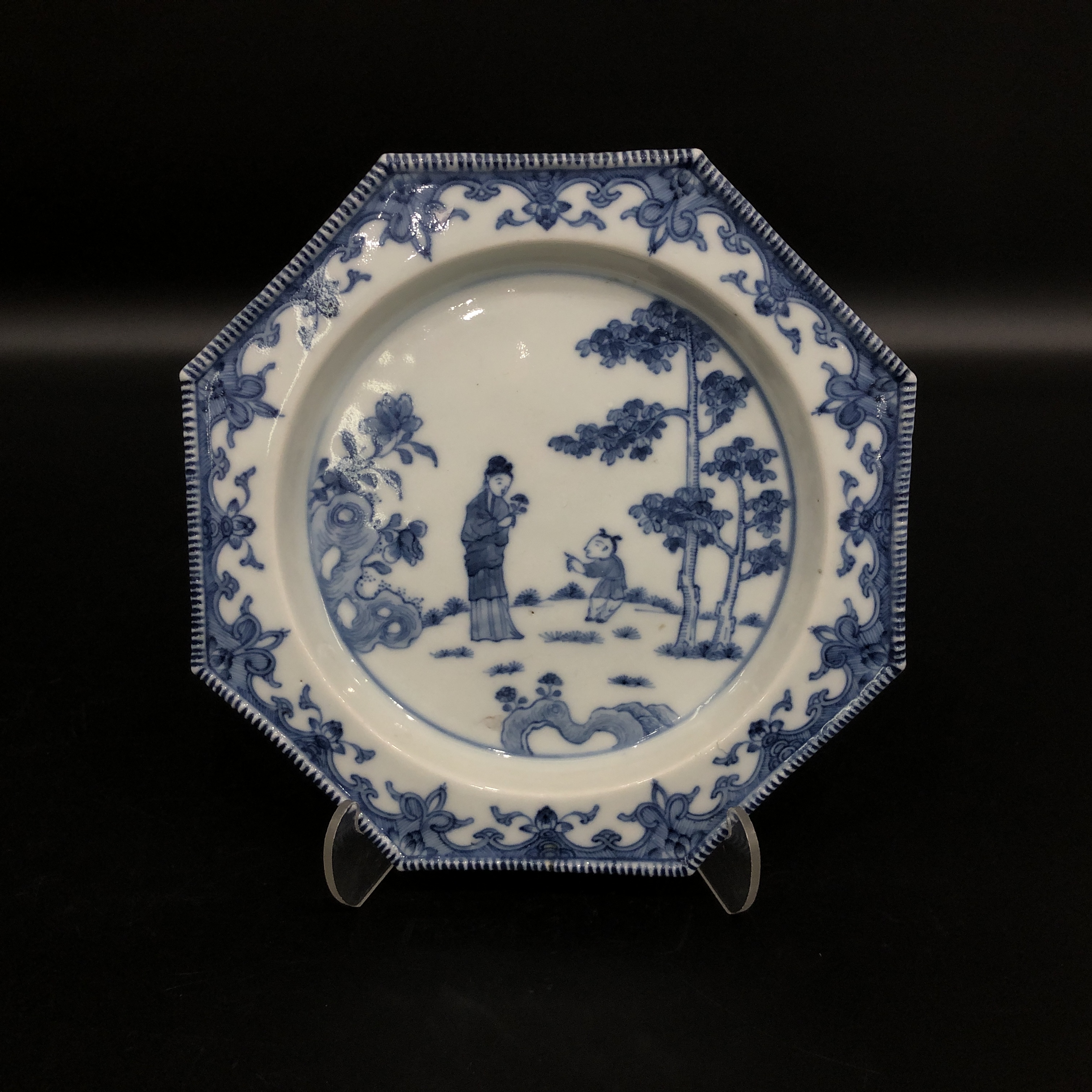 lot:25121600 清康熙青花三娘教子图八方赏盘 直径19.3cm