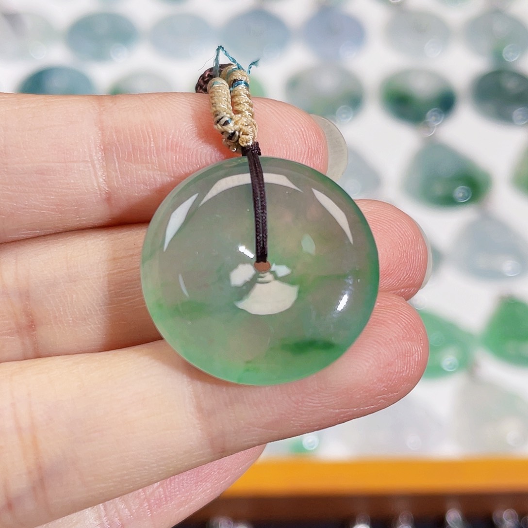 颈饰未镶嵌翡翠吊坠