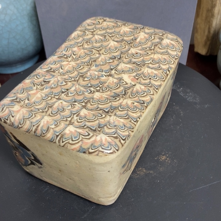 摆件《***》绞眙瓷器器型规整