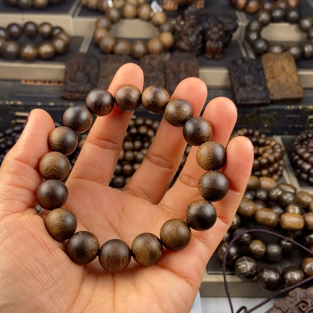 沉香手串初**事越南芽庄白棋玉化留疤