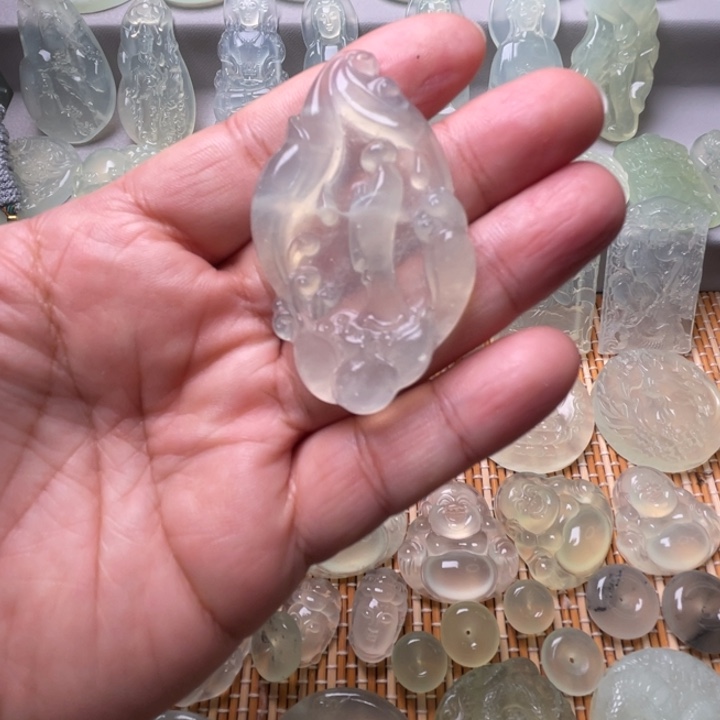 岫玉吊坠(赠链)未镶嵌