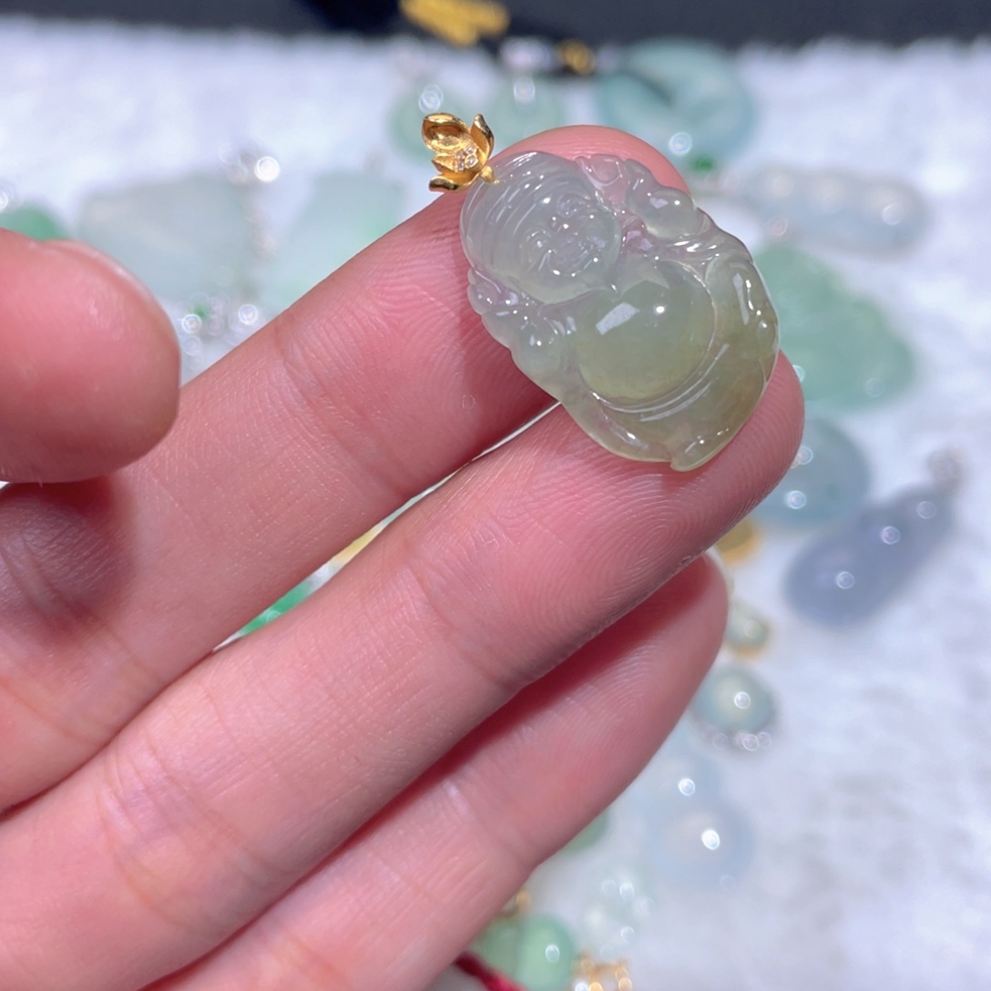 翡翠18K金镶嵌颈饰翡翠