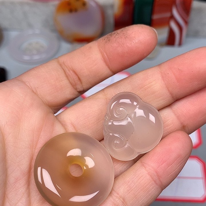 吃***福玛瑙/玉髓未镶嵌颈饰