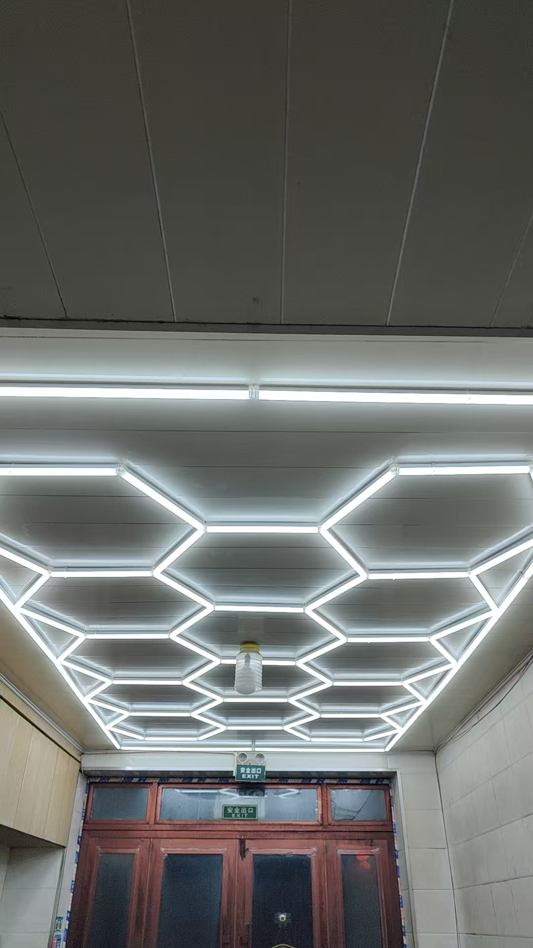 高能蜂窝灯洗车灯