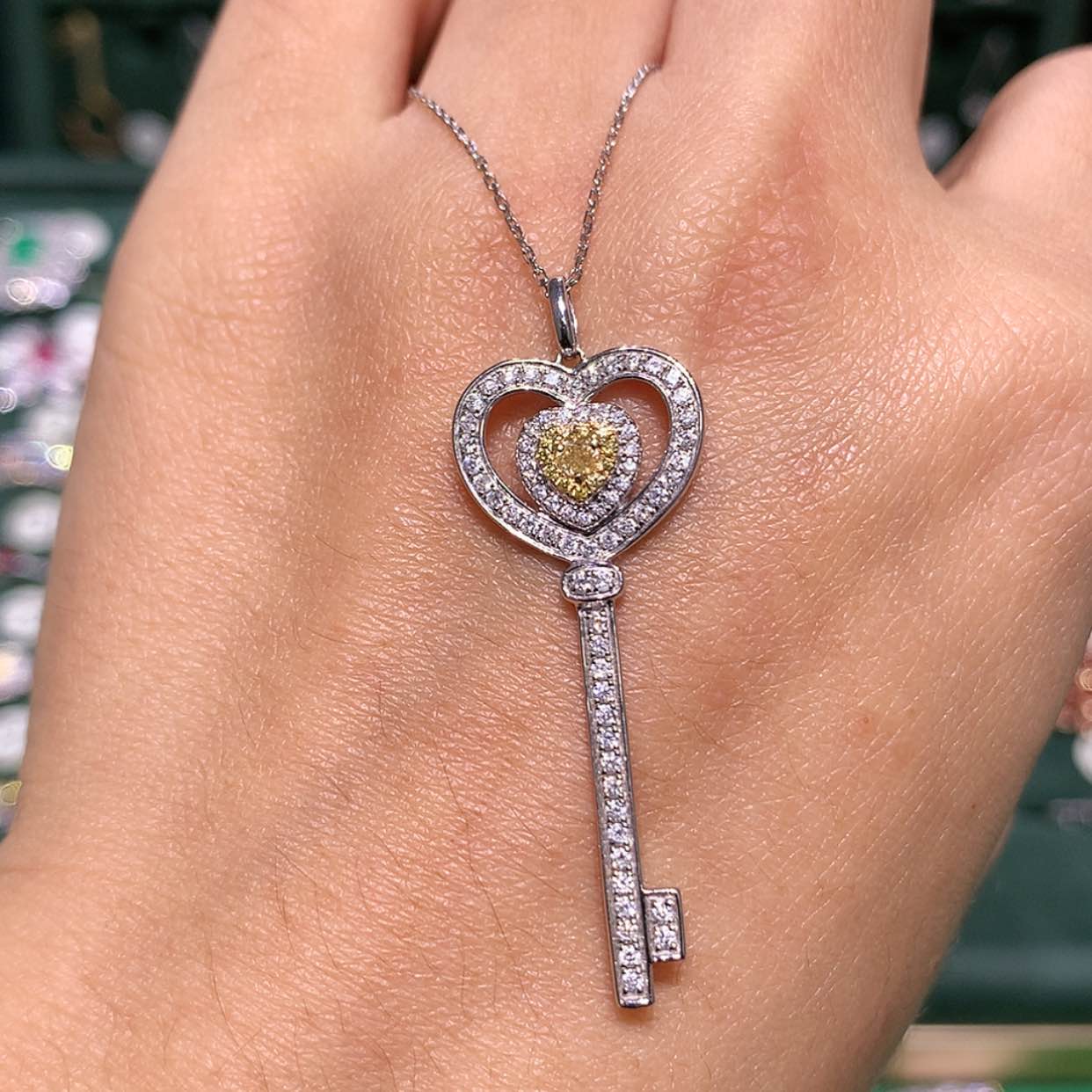 【闪购商品】钻石颈饰18K金镶嵌钻石项链