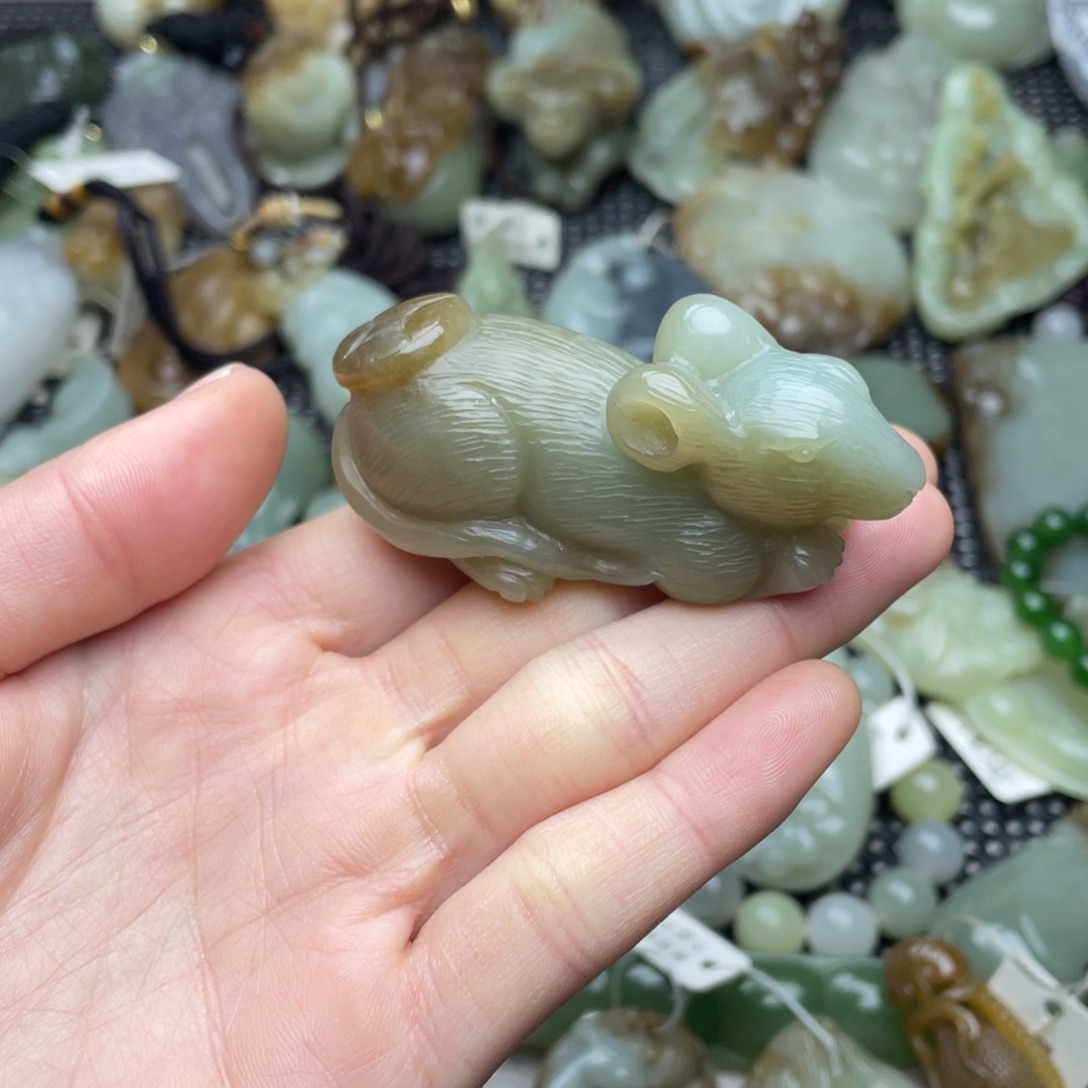 和田玉未镶嵌颈饰