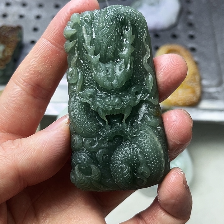小****定制翡翠未镶嵌缅甸翡翠龙牌