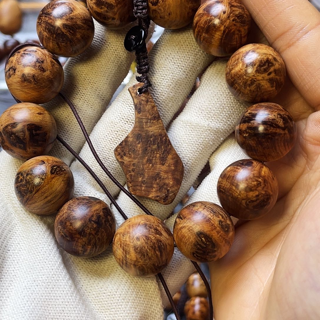 吾***卬手串/手链柏木太行崖柏18陈化变异黑金雪花