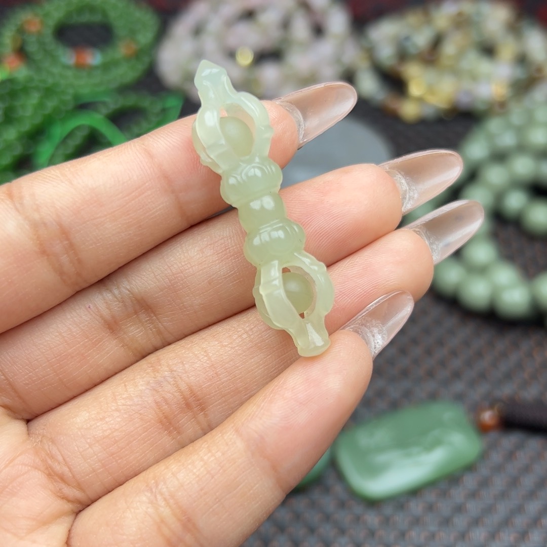 和田玉吊坠未镶嵌