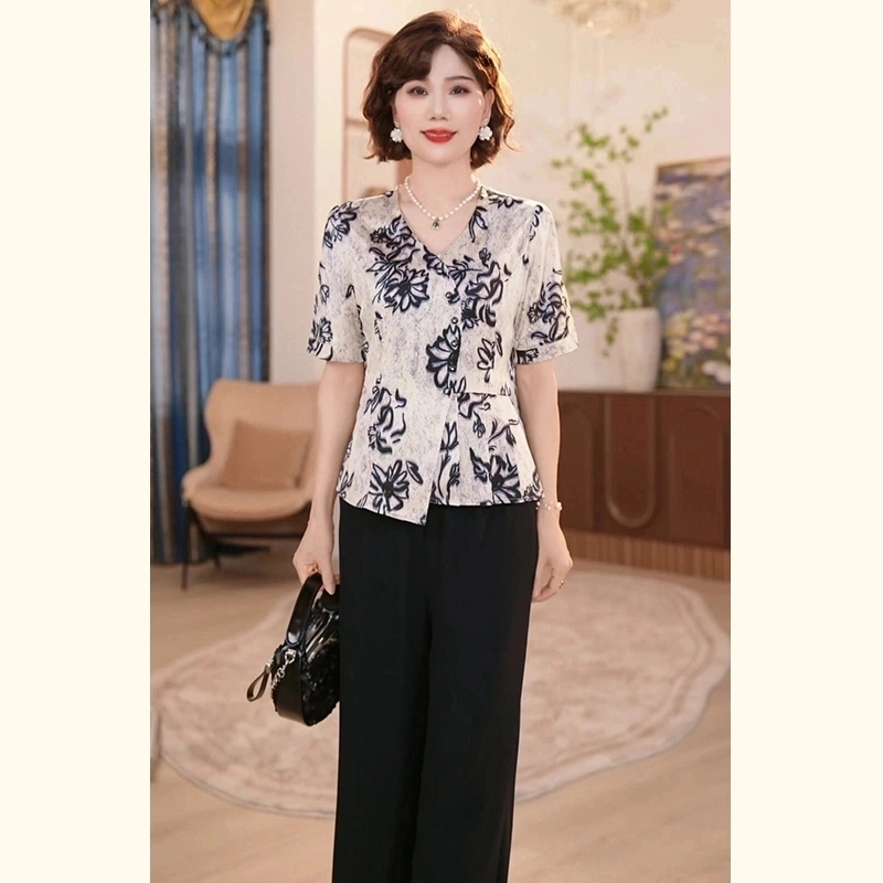 2025新款洋气中老年女装时尚两件套洋气妈妈夏季上衣服套装