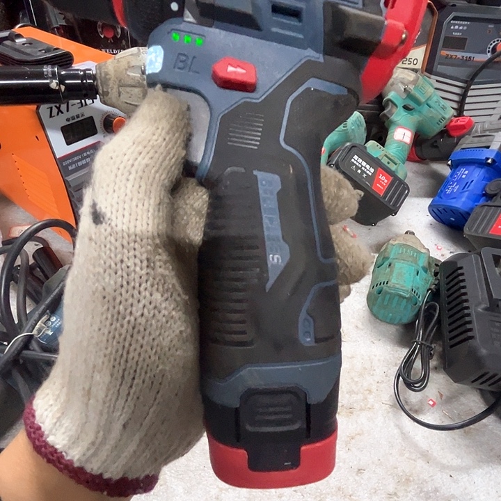 小钢炮一机一电一充