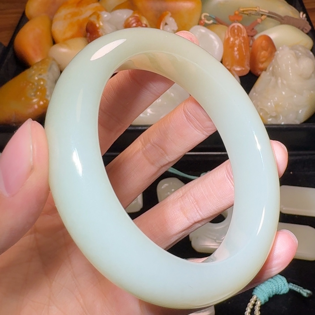 和田玉颈饰未镶嵌乌****童