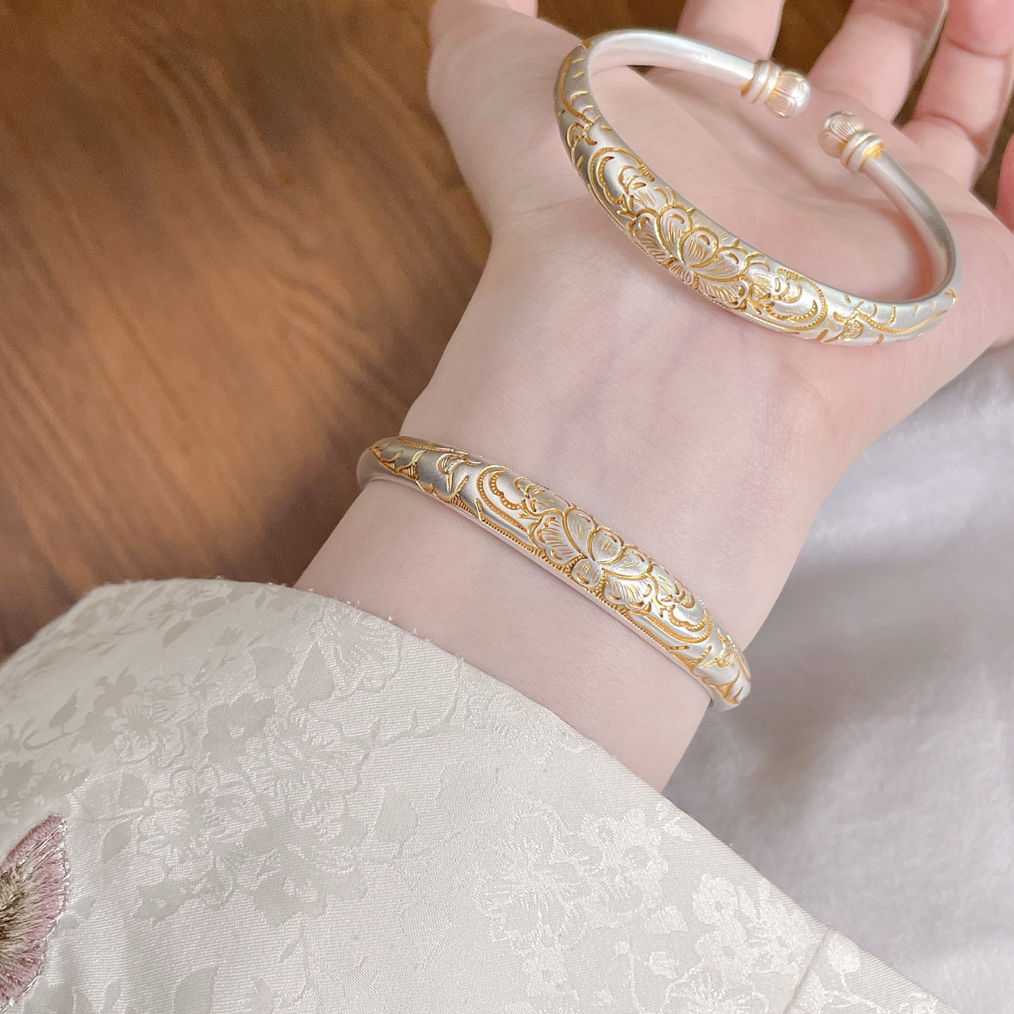 足银手镯 古法中式银手镯女足银999.9描金莲花银镯子开口实心国风