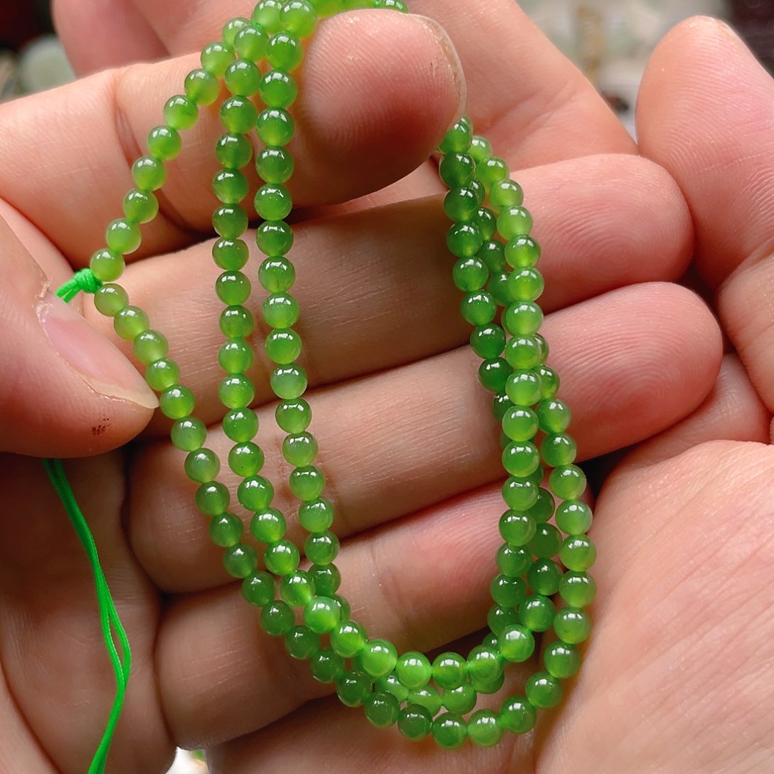 和田玉（碧玉）颈饰未镶嵌