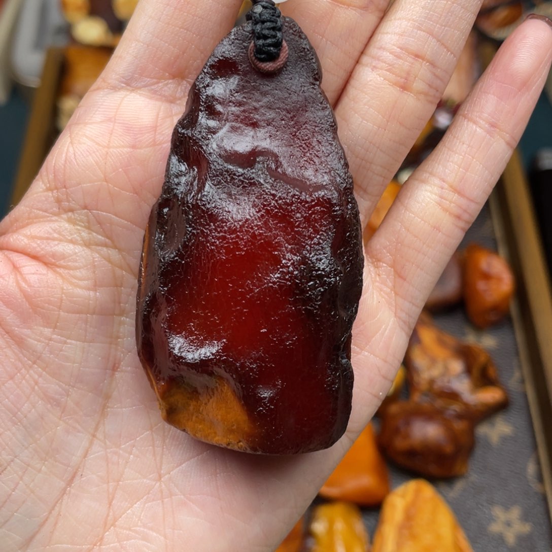 立***英琥珀未镶嵌珠宝奇石