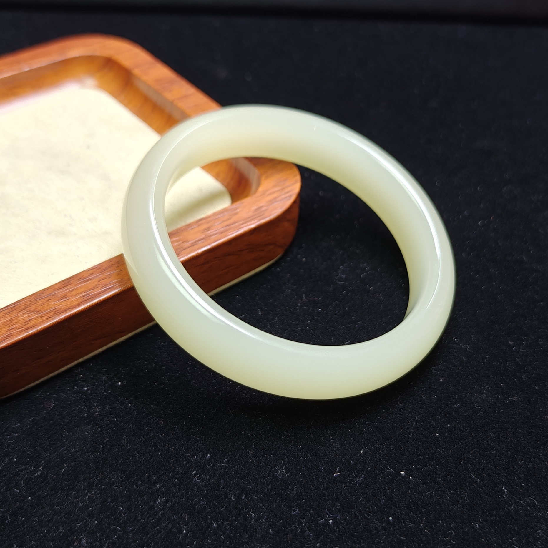 [停业清货]冰晴水绿色宽版手镯-354-多样性发一奇石