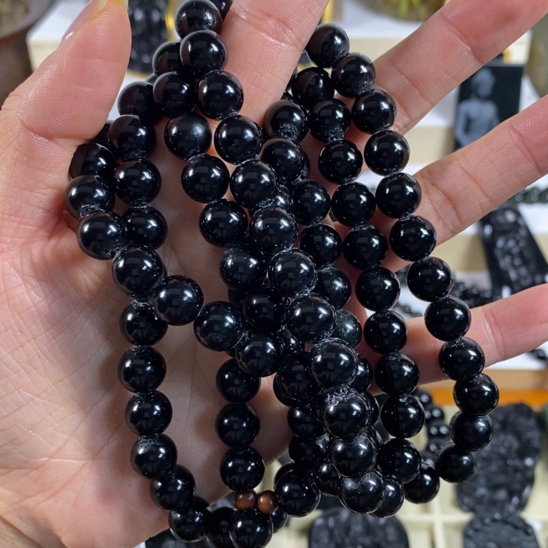 蛇纹石玉未镶嵌珠串庄**号