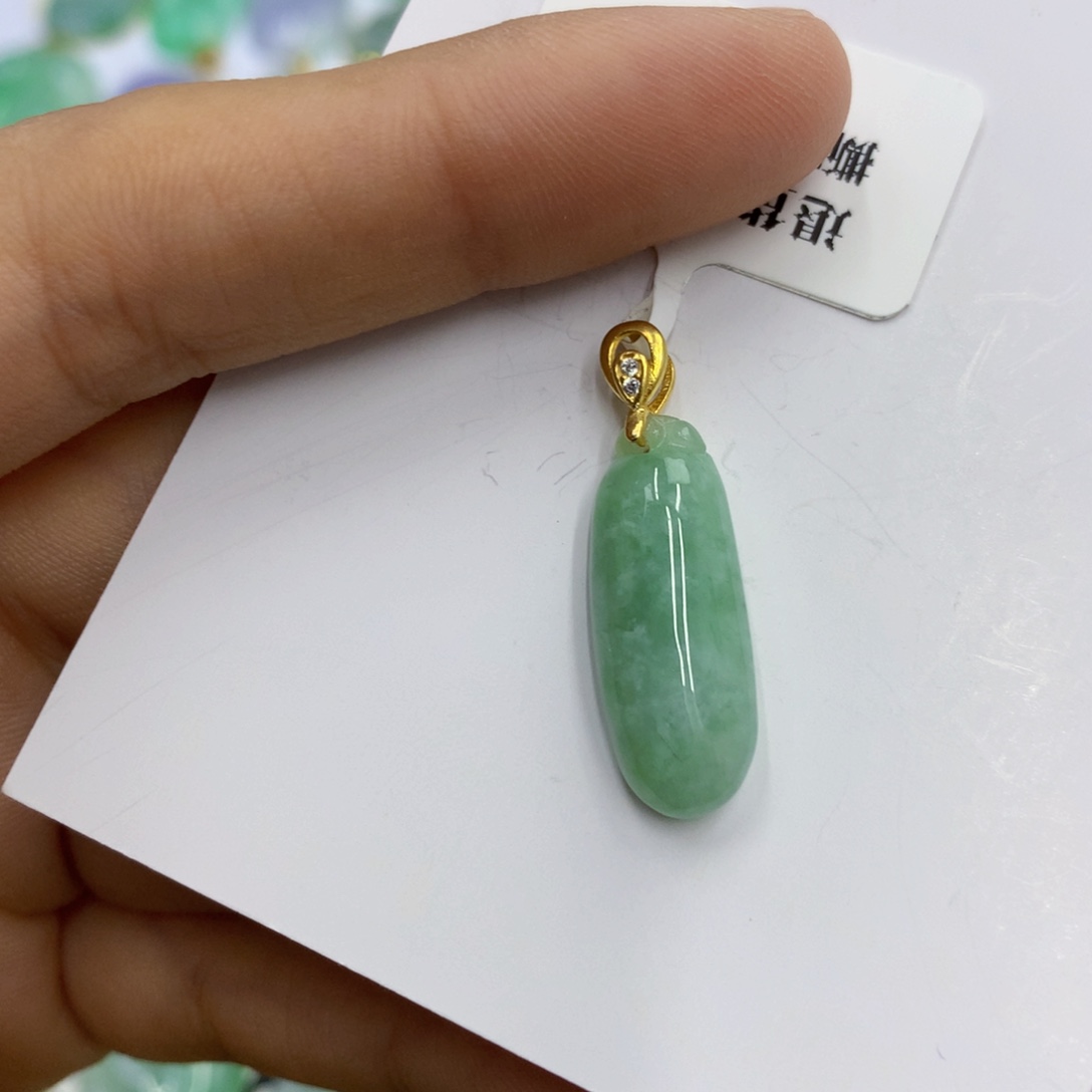 翡翠未镶嵌颈饰翡翠