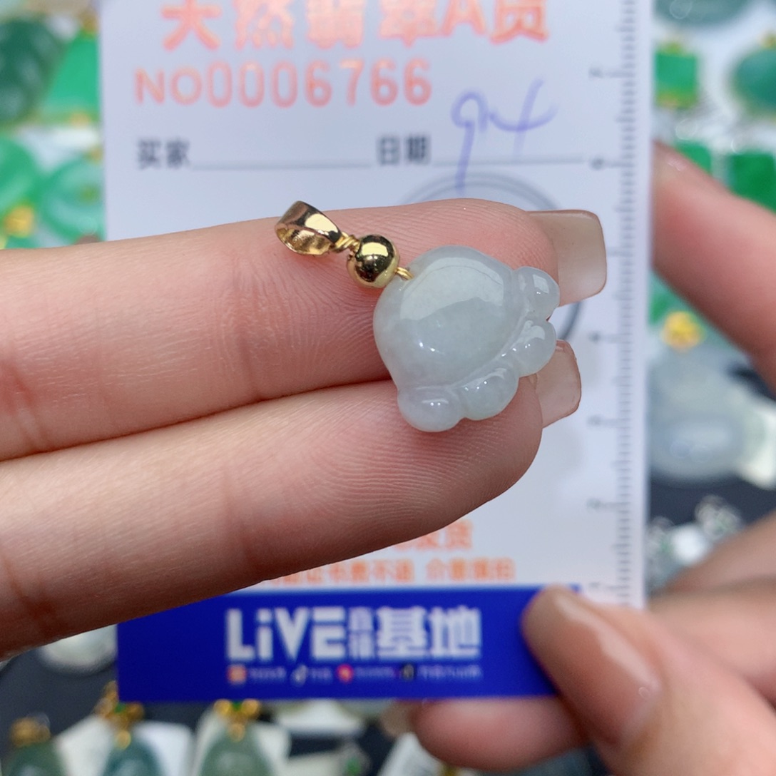 翡翠颈饰未镶嵌猫