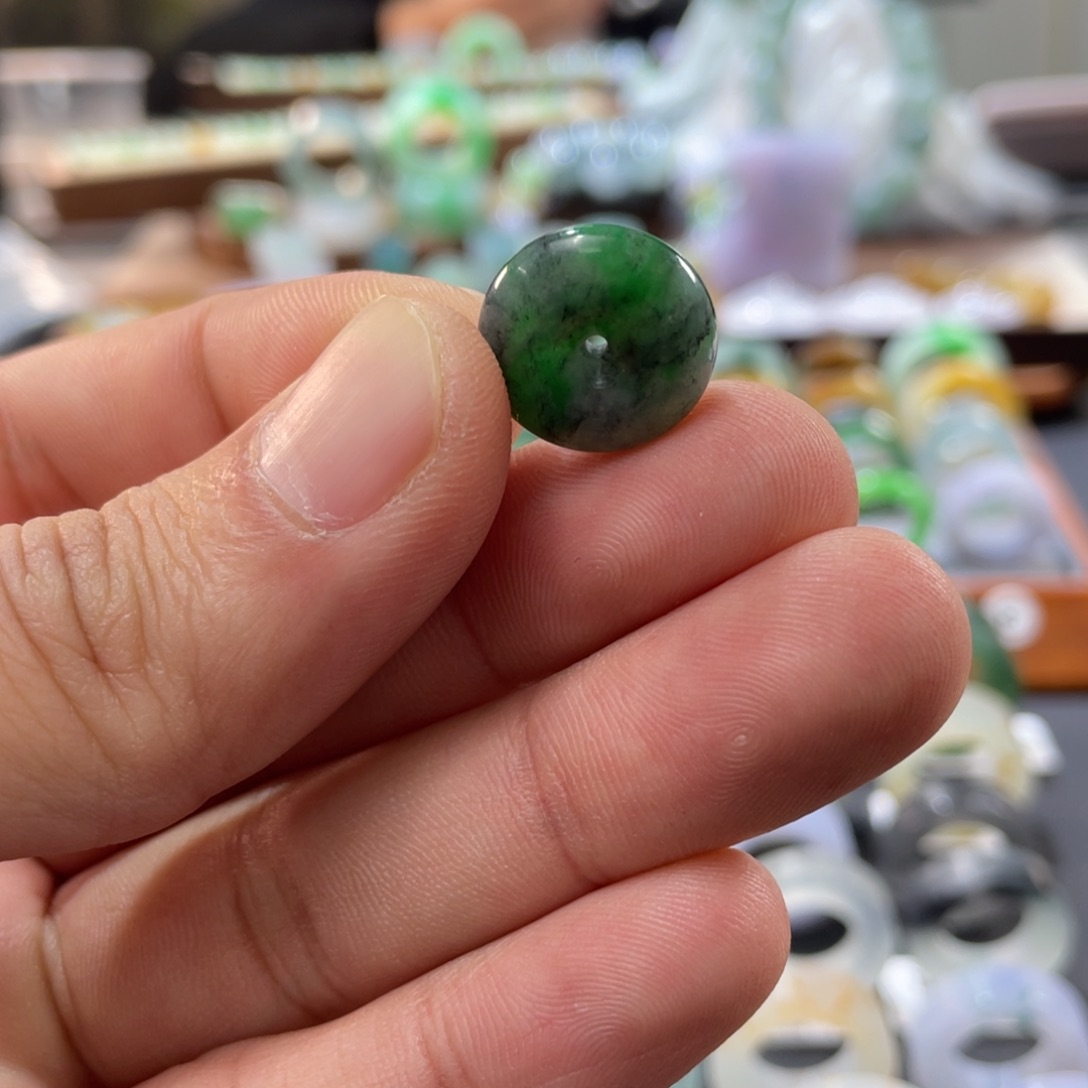 定制翡翠未镶嵌翡翠