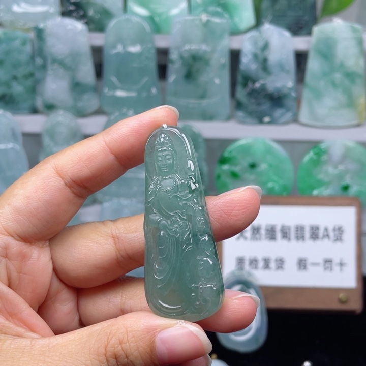 颈饰未镶嵌翡翠站观音