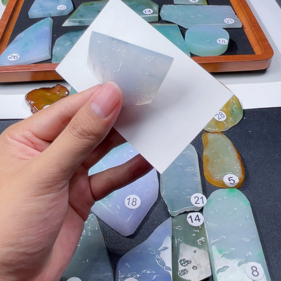 定制翡翠未镶嵌白月光小挂件料