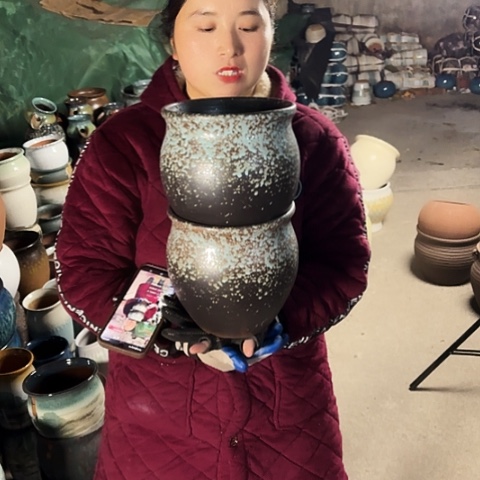 口18高19瑕疵盆子。   