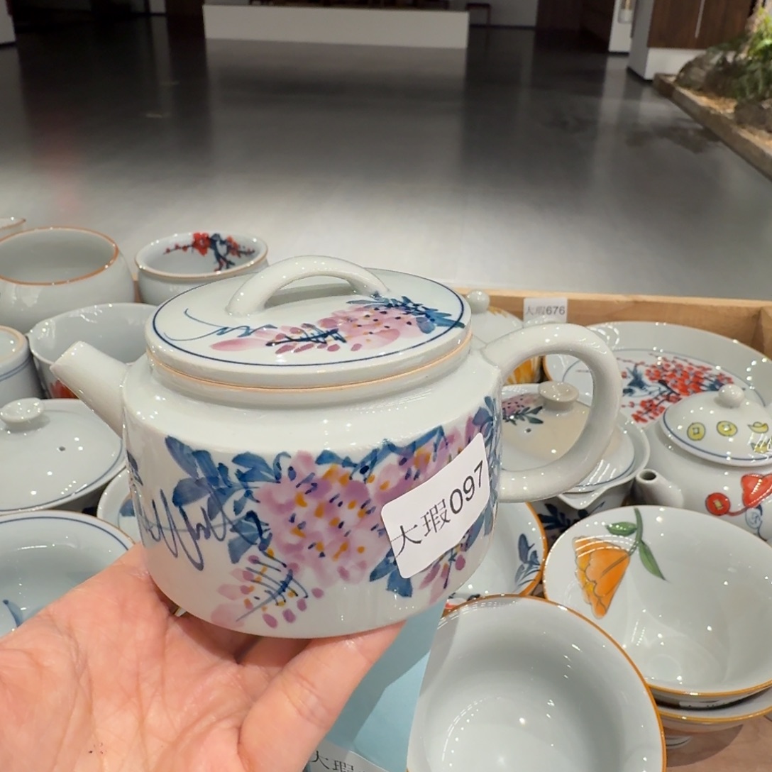 釉下手绘茶具微瑕