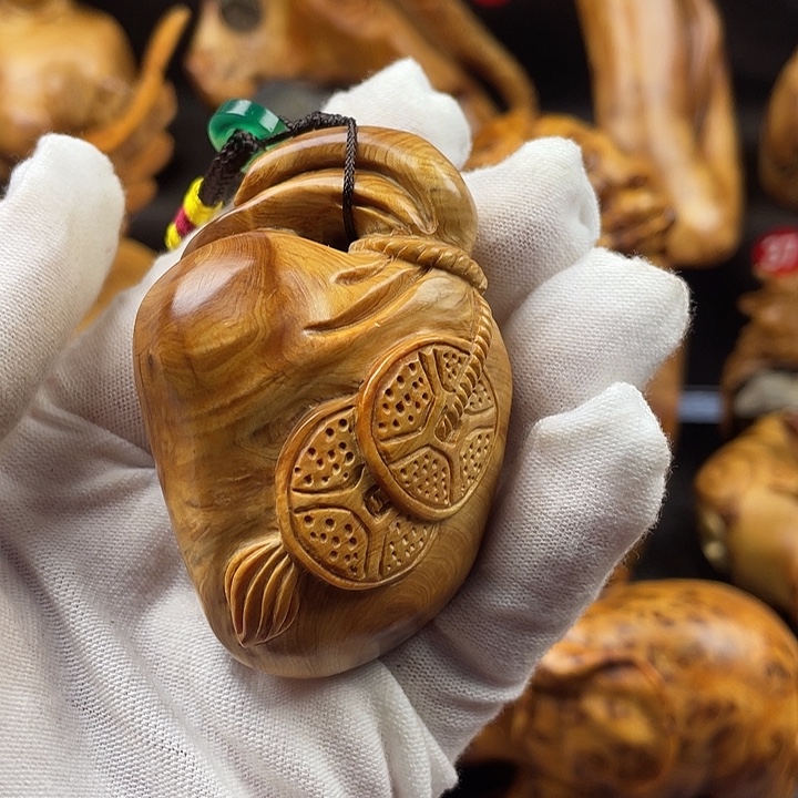 柏木（崖柏）钱袋手把件