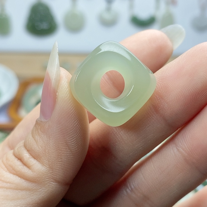 【闪购商品】颈饰未镶嵌和田玉