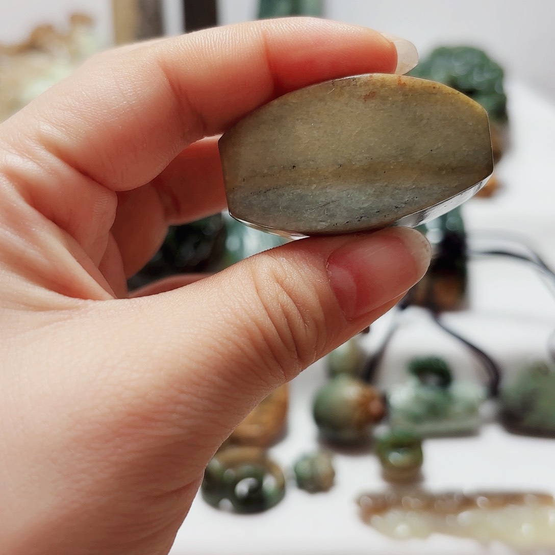 岫岩河磨玉（透闪石质玉）挂件未镶嵌