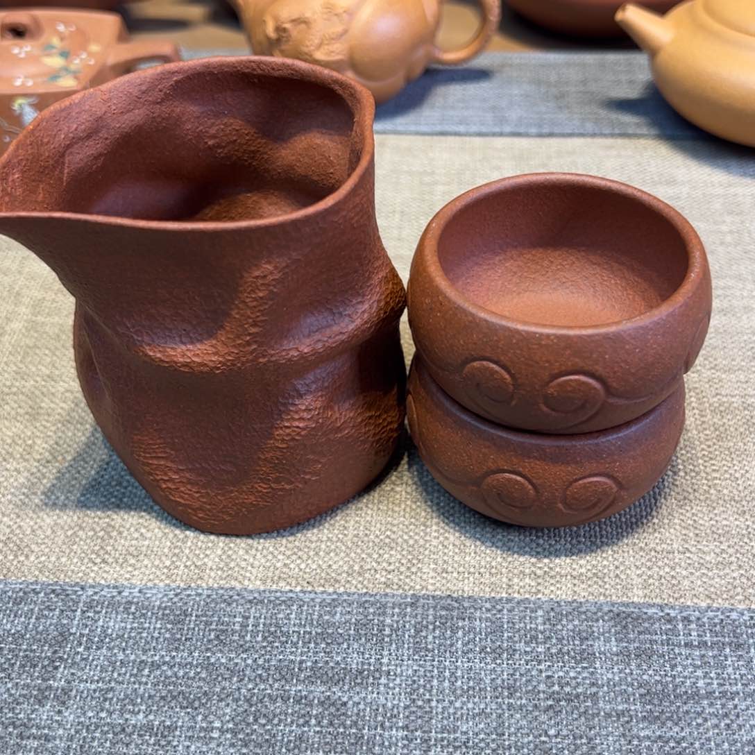 嘉***安容量200毫升，杯子2个