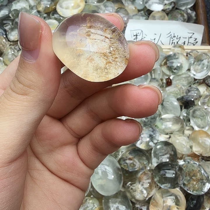 俊***饯水晶未镶嵌珠宝半成品
