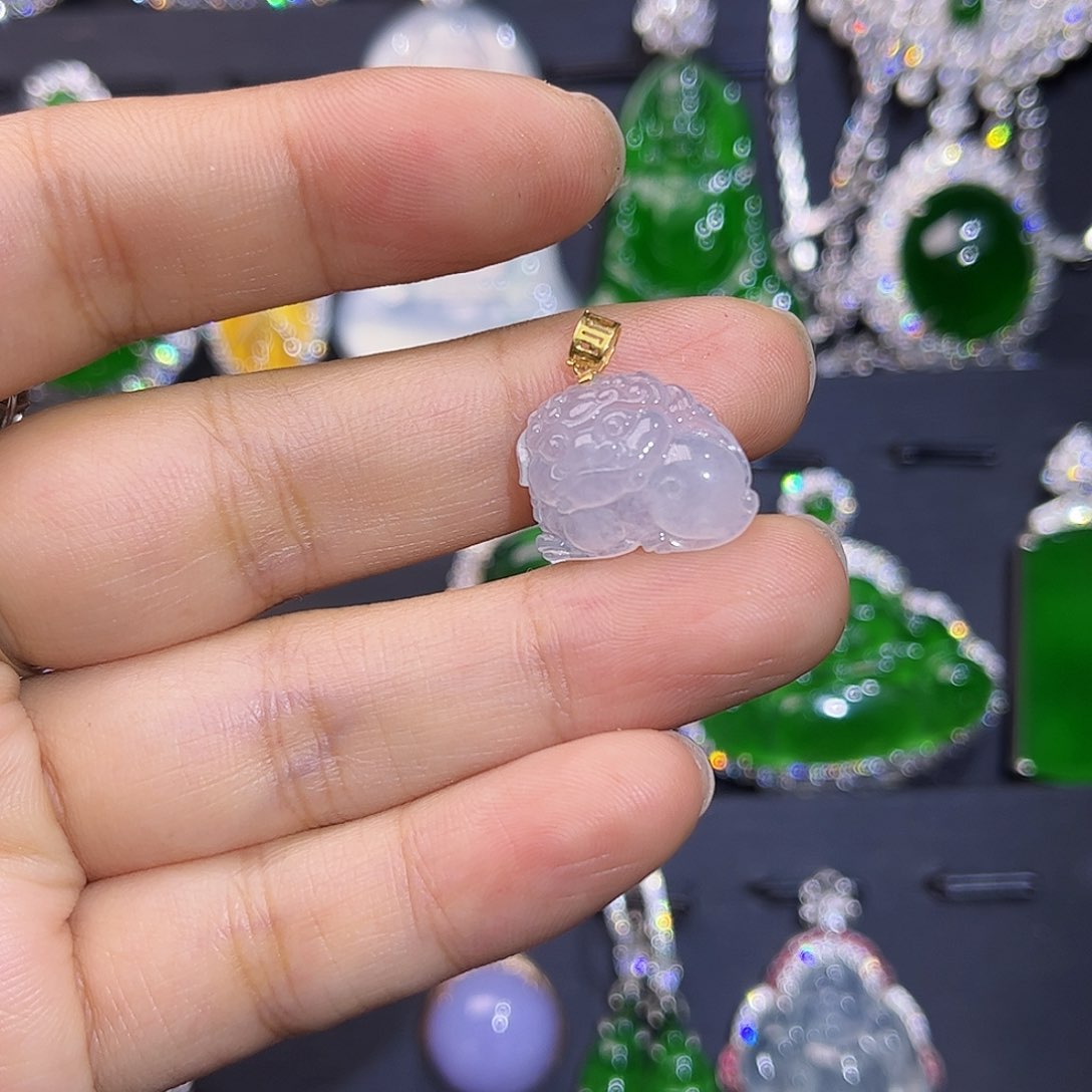 翡翠未镶嵌颈饰吊坠