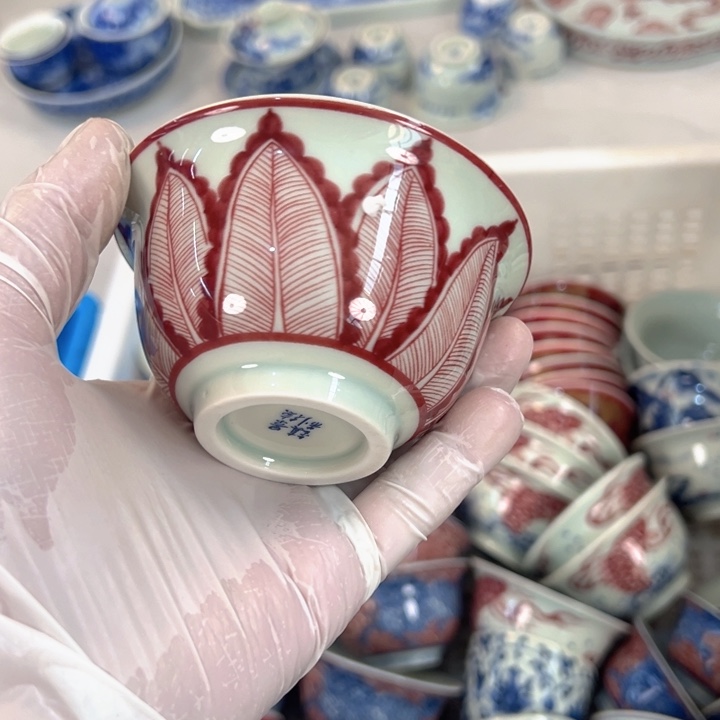 瓷片釉里红八焦纹压手杯全品