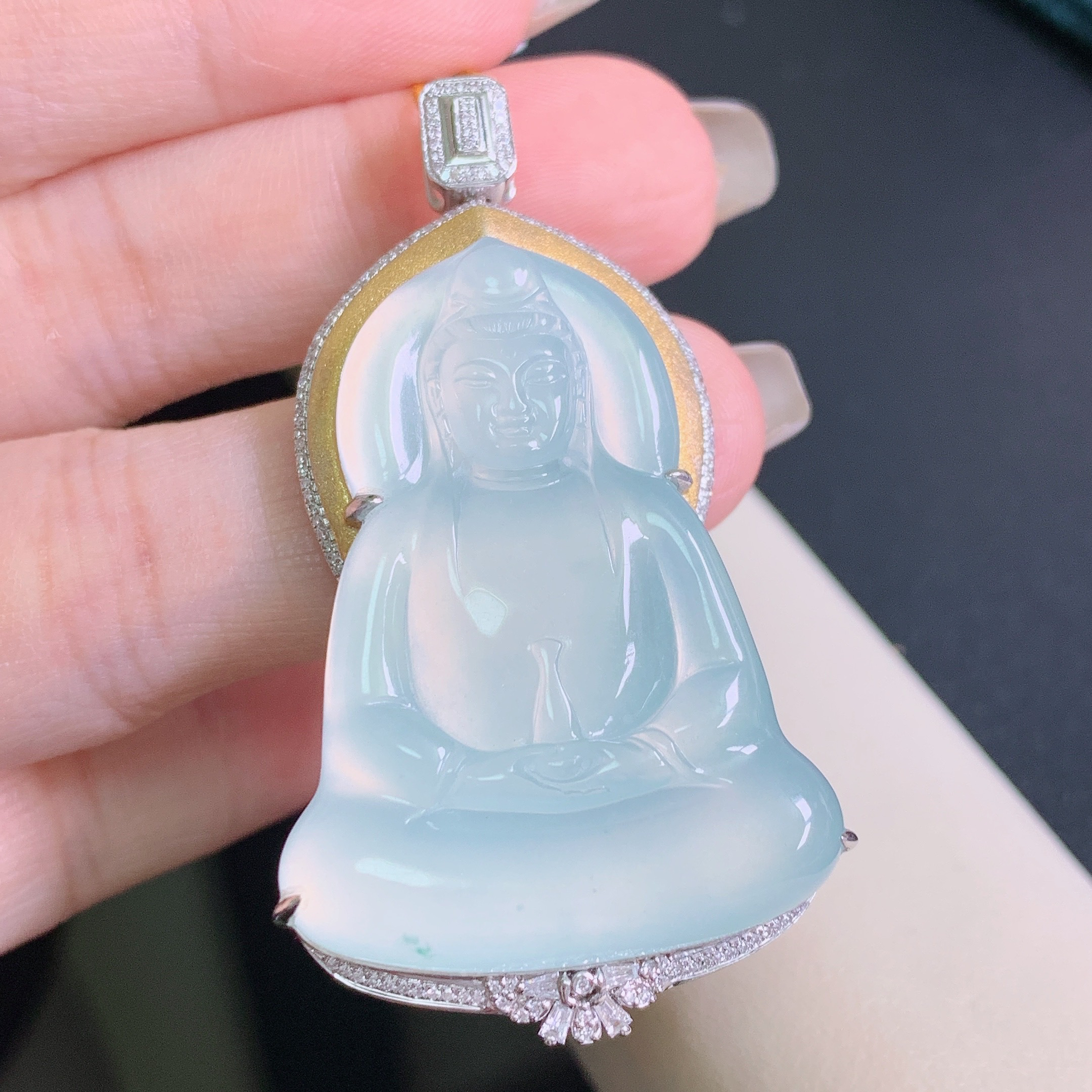 天然缅甸a货翡翠冰种起胶观音吊坠揭阳精品翡翠