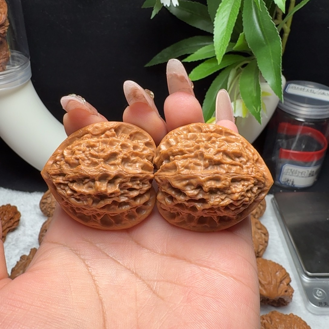 文玩核桃把件39金牛