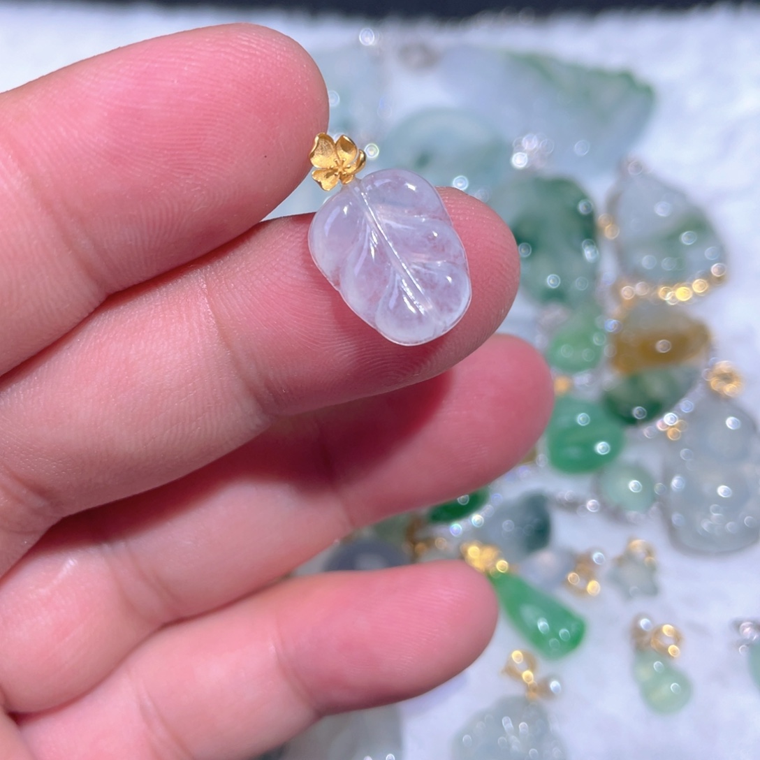 阿***鹞翡翠18K金镶嵌颈饰