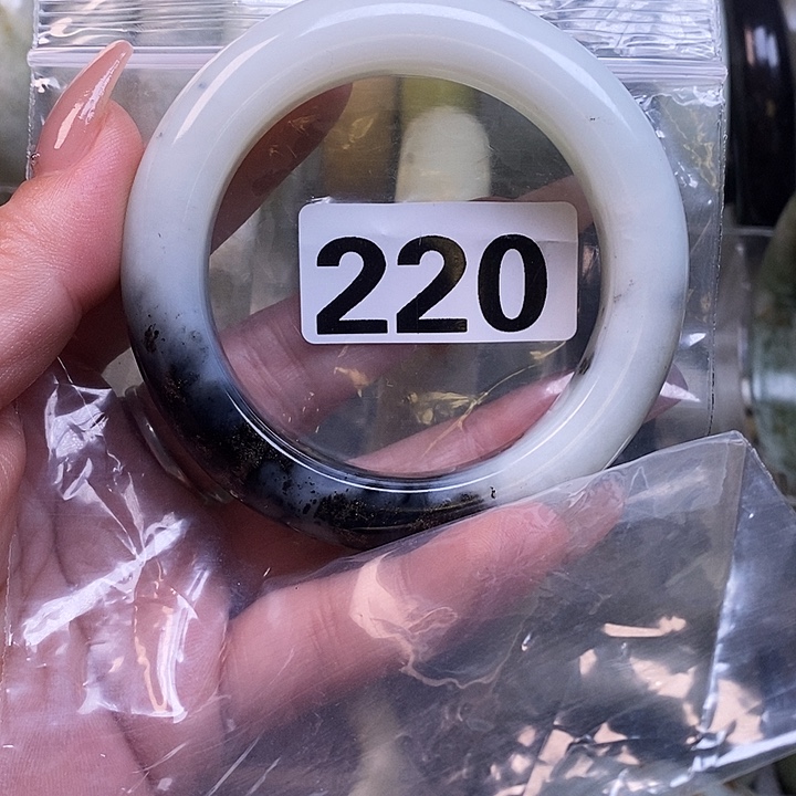 金***贵蛇纹石玉未镶嵌手镯