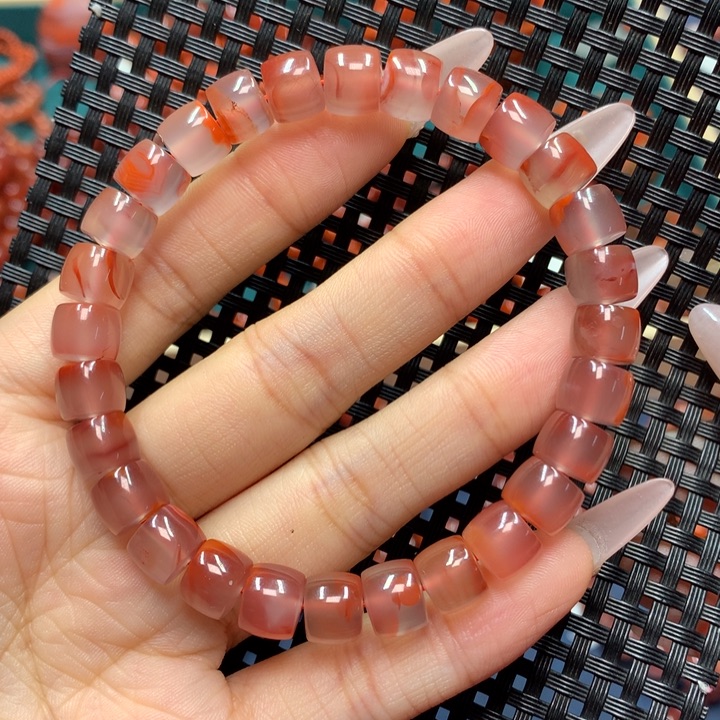 南红玛瑙手串未镶嵌8mm