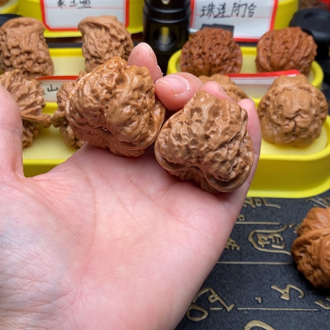 御***风吊坠文玩核桃蛤蟆头