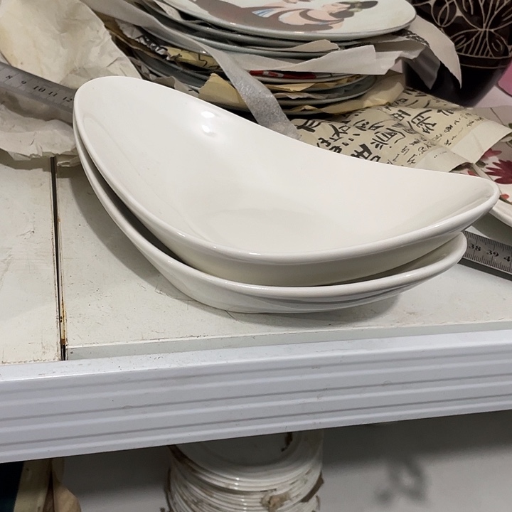 瓷片强化瓷大元宝盘一对 长21厘米