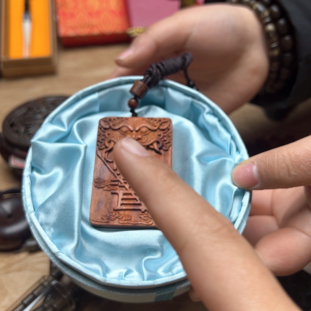 大叶紫檀（黑酸枝木类）